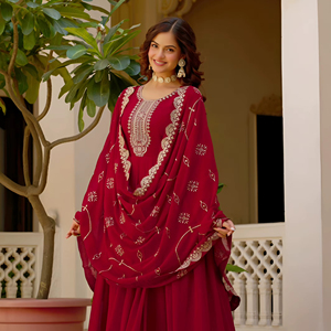 Vestido con bordado de hilo dorado y delicado bordado artesanal. Incluye una dupatta a juego para completar su look festivo y majestuoso. - Product Image 1