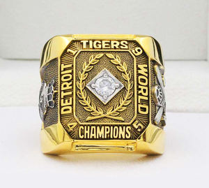 Anillo de Campeonato Personalizado Moderno de Acero Inoxidable |   Anillo Deportivo Personalizado para Equipo - Product Image 1