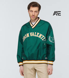 เสื้อสเวตเชิ้ตคอวีสีเขียวสำหรับผู้ชาย จัดส่งเร็วแบบกำหนดเอง สไตล์วินเทจ วาร์ซิตี้ น้ำหนักเบา สวมใส่สบายๆ สตรีทแวร์ มีฮู้ด - Product Image 3