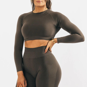 Ensemble de yoga 2 pièces pour femme : Crop top à col carré et short taille haute, couleur unie avec bordure contrastante, extensible et sans coutures - Product Image 6