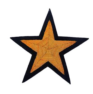 Broche Abeille de Luxe Faite à la Main en Fil d'Or et d'Argent, Bijou Brodé Personnalisable, Vente en Gros - Product Image 3