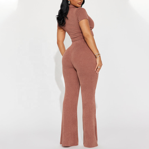 Completo da donna <span class=keywords><strong>a</strong></span> costine marrone all'ingrosso, due pezzi: top corto <span class=keywords><strong>a</strong></span> maniche corte e <span class=keywords><strong>pantaloni</strong></span> svasati abbinati, tinta unita, casual, primavera estate - Product Image 2