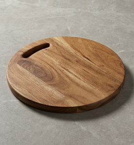 Planche à découper ronde en bois de manguier finition naturelle avec poignée intégrée - Product Image 4