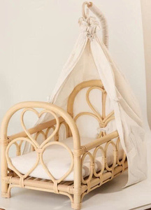 Cama de Muñecas de Ratán con Dosel, Diseño de Corazón, Cama Tejida Encantadora, Muebles Boho para Cuarto de Niños, Muebles Elegantes Hechos a Mano para Dormitorio, OEM ODM - Product Image 4