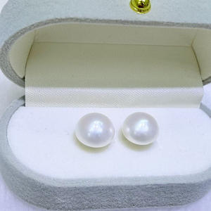 Pendientes de Perlas Mabei de Agua Dulce Naturales de Zhuji, Versátiles, de 10-12 mm, Diseño Clásico de Mantou - Product Image 1