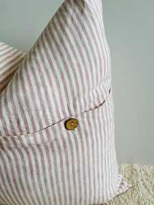 Housse de coussin brodée à la main en laine 100% tissée avec boutons en bois |   Housse de coussin décorative style bohème et farmhouse pour canapé et maison - Product Image 6