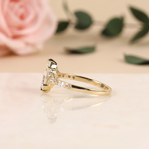 Bague de fiançailles en argent sterling 925 avec moissanite taille marquise, plaquée or, sertie de pierres latérales en forme de feuille florale, style vintage tendance - Product Image 2
