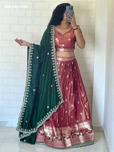 ชุดอินเดียคุณภาพดีเยี่ยม ผ้าไหมชิมเมอร์พร้อมงานปักลายปาธานี ชุดเลเฮนกา เสื้อและผ้าคลุมไหล่ ผู้ส่งออกและจำหน่ายสินค้าอินเดีย - Product Image 2