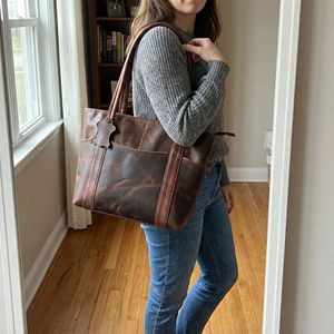 Sac fourre-tout en cuir véritable marron uni pour femme, création d'artiste, 16 pouces, sac à main à bandoulière, plusieurs poches, doublure en coton, fermeture éclair - Product Image 2