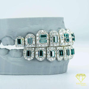 Grillz Hip Hop Unisexe en Argent Sterling S925, Moissanite VVS Taille Émeraude, Bijoux Dentaires Personnalisés Entièrement Sertis - Product Image 2