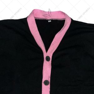 Cárdigan de punto personalizado al por mayor con bordado, estilo universitario, para mujer, informal, de cuello alto largo, con bloques de color, uniforme de punto. - Product Image 4