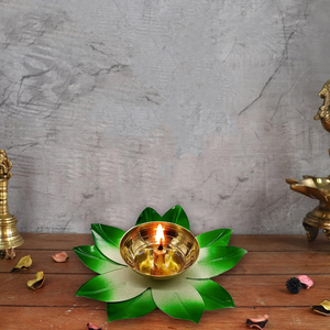 Lampe à huile en laiton Lotus Diya peinte à la main, verte et dorée, pour Pooja, Mandir, Diwali, Aarti, festival, temple domestique, décorative, Deepak spirituel - Product Image 5