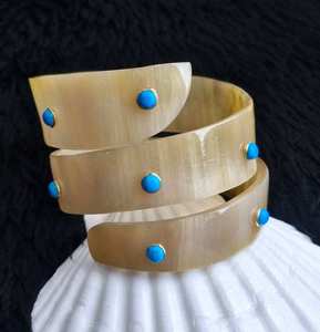 Brazalete SOFIYA CRAFT de Cuerno Natural con Baño de Oro, Estilo Étnico Vintage para Hombre, Ideal para Aniversarios, Estilo Moderno - Product Image 2