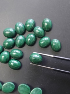 Pierres précieuses naturelles Red Mountain Gems, malachite ovale 10x8MM, pierres brutes provenant du Rajasthan pour la fabrication de bijoux - Product Image 5