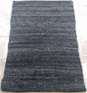 Alfombra de textura gruesa a rayas, tejida a mano, hecha de poliéster, precio de fábrica, ideal para interiores de lujo y exteriores. - Product Image 1