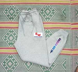 Pantalon de jogging personnalisé OEM/ODM pour homme, avec logo brodé grand format, style hip-hop, en molleton élasthanne/coton, streetwear décontracté et élastique - Product Image 1