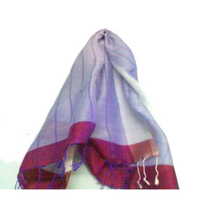 Bufanda de Diseño en Poliviscosa para Mujer, Bufanda de Seda Tejida de Lujo, Chal de Moda con Estampado Floral Grande |   Pañuelo de Marca Premium - Product Image 1