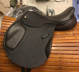 Leather Jumping Saddle for Horses with Breathable Design, Flexible Tree, Anti <b>Slip</b> Grip and <b>Long</b> Distance Riding Comfort - Product Image 4