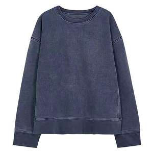 เสื้อสเวตเชิ้ตผู้ชายแบบกำหนดเอง ผ้าฝ้าย 100% สำหรับฤดูหนาว แขนยาว ผ้าฟลีซหนา ไม่มีลาย - Product Image 3