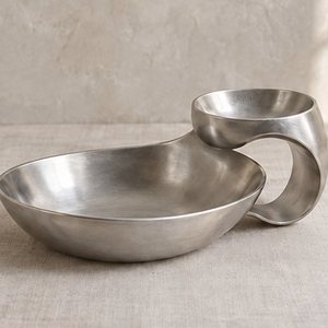 Plat de service artisanal en acier inoxydable 304 à niveau variable – Vaisselle métallique faite à la main motif olive – Vente en gros Inde - Product Image 1