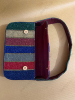 Sac à bandoulière de luxe fait main en perles de verre rayées de qualité supérieure avec fermeture éclair intérieure et poche zippée, idéal pour la mode et la vente en gros