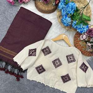 Hermosa Blusa de Seda con Bordado Zari Hecho a Mano y Trabajo Artesanal con Espejos Reales para Fiestas en Todas las Estaciones - Product Image 4