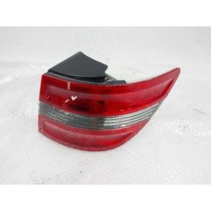 Feu arrière droit (extérieur) de classe B, d'occasion, OEM A1698202664 - Product Image 1