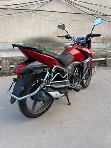 มอเตอร์ไซค์รุ่น X-150 150 ซีซี ระบายความร้อนด้วยอากาศ สูบเดียว สำหรับการขับขี่ในเมือง พร้อมดิสก์เบรกหน้าและดรัมเบรกหลัง  รุ่นยอดนิยม - Product Image 1