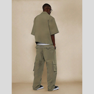 ชุดแจ็คเก็ตกันลมน้ำหนักเบาสำหรับผู้ชาย ODM ผลิตจากไนลอนกันน้ำ พร้อมกางเกงคาร์โก้แบบมีซิป รุ่นพิเศษสำหรับฤดูใบไม้ผลิ ผ้าแคนวาส - Product Image 3