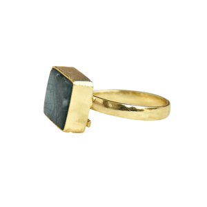 Bague tendance Laxmi Jewellers en pierre verte, corindon naturel carré serti clos, laiton plaqué or, bijoux fins pour femme, usage quotidien - Product Image 2