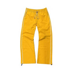 Logo personnalisé OEM cordon de serrage réglable ouverture de jambe taille jambe droite pantalons de survêtement personnalisé rayé sur le côté Sportswear pantalon de survêtement en nylon - Product Image 1