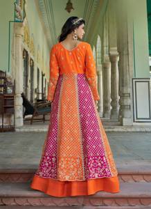 Traje Anarkali Moderno de Seda Semi-Cosido con Bordado y Lentejuelas para Bodas, Graduaciones y Diwali - Product Image 3