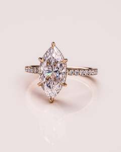 แหวนเพชรเม็ดเดี่ยวทรงมาร์คีส์ 14k ทองคำแท้ รับรองโดย IGI ประดับเพชรเพทายแบบฝังหนามเตย พร้อมวงแหวนเพชรประดับแบบพาเว่ แหวนหมั้นสุดหรู - Product Image 1