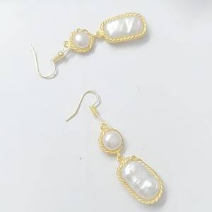 Boucles d'oreilles longues élégantes faites à la main en perles, 4 cm, argent sterling 925 plaqué or 18 carats, pour mariée, boucles d'oreilles en perles de haute qualité avec fermoir à fil. - Product Image 3