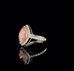 Anillo de Halo con Diamante Rosa Corte Marquesa de Lujo – Elegante Banda de Oro Blanco con Pavé, Joyería de Diamantes para Compromiso - Product Image 4