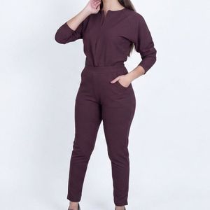 Uniforme de travail élégant pour femmes, de haute qualité, en matériaux de première qualité, pour le personnel infirmier / Conception d'uniformes médicaux pour infirmières, marque privée - Product Image 2