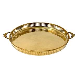 Magnifique plateau de service artisanal en laiton pour l'accueil à domicile, avec des sculptures détaillées, charme traditionnel, aspect riche - Product Image 1