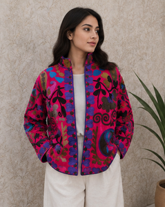 Blouson Bomber de Luxe en Velours Pur Rose à Motifs Floraux Folkloriques, Col Mandarin, Style Vintage Artisanat Multicolore Jaipuri Bohème Respirant pour Femme - Product Image 1