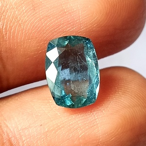 Piedra Preciosa Suelta de Aguamarina Azul Santa María Natural de 2.60 Quilates, Corte Cojín Facetado, Translúcida - Product Image 3