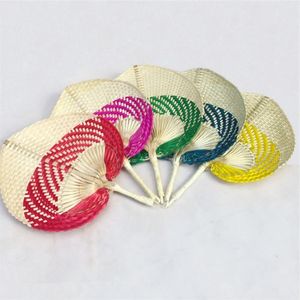 Handfan en bambou fait à la main avec du bambou vietnamien et un tissu vibrant pour un usage quotidien et des cadeaux artistiques - Product Image 6