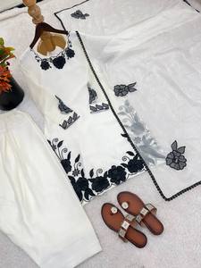 ชุดคุर्ติผ้าไหมปักลายชาติพันธุ์สีขาวดำสำเร็จรูปพร้อมผ้าคลุมไหล่ ชุดปัญจาบ - Product Image 5