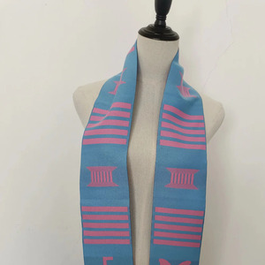 Écharpe tricotée de l'Université Gamma Phi Delta Sorority Inc - Product Image 2