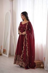 Robe Anarkali traditionnelle indienne et pakistanaise pour femmes, longue jusqu'au sol, brodée, avec dupatta, tenue de mariage - Product Image 4