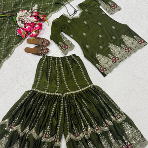 Conjunto de Sharara con Top de Tela Gruesa y Bordado de Lentejuelas de 5mm, Completamente Cosido, con Dupatta, Precio al por Mayor por Royal Export - Product Image 6