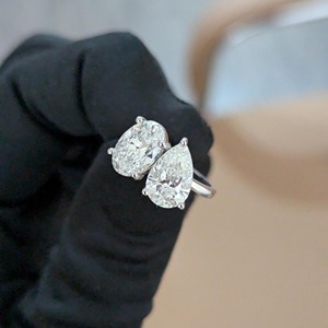 Anillo de Diamantes Cultivados en Laboratorio Toi Et Moi Ovalados y en Forma de Pera de 4 Quilates con Anillo Toi Et Moi de Oro Amarillo de 14K, Diamante Certificado IGI de Oro Amarillo de 14K - Product Image 4