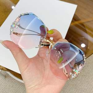 Hot Fashion Gold Rimmed Metal <b>Frame</b> Acrylic Lenses Gradient Unisex Retro Oversized Rimless Sunglasses UV Protection Luxury - Product Image 2