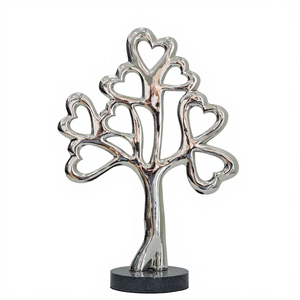 ประติมากรรมต้นไม้รูปหัวใจอะลูมิเนียมสีเงินสุดหรู งานฝีมือโลหะประดับตกแต่งต้นไม้ครอบครัว พร้อมฐานหินอ่อน ของตกแต่งศิลปะนามธรรมสมัยใหม่ - Product Image 1
