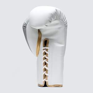 ถุงมือชกมวยรุ่นยอดนิยมปี 2026 สำหรับฝึกซ้อม คุณภาพพรีเมียม หนังแท้ รุ่น Fly Super Lace สีขาวและสีเงิน - Product Image 4