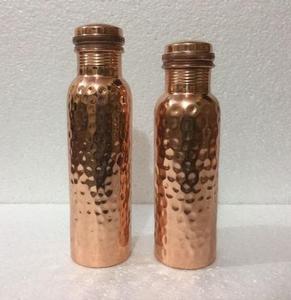 Botellas de agua de cobre personalizadas, únicas, elegantes, modernas, clásicas, hechas a mano, vintage, de diseño, con estilo, ecológicas, de la India. - Product Image 5
