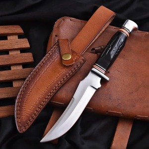 Couteau de chasse artisanal en acier carbone – Couteau à lame fixe avec manche en résine noire et étui en cuir - Product Image 4